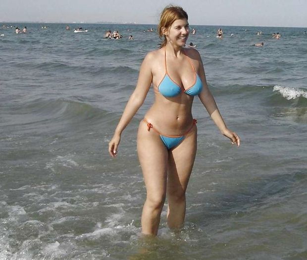 Hot amateur milf with incredible body