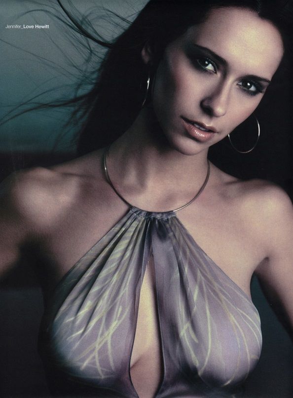 jennifer love-hewitt amazing breasts