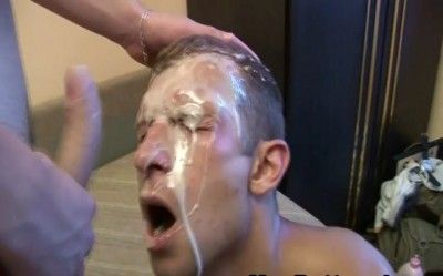Guy gets a huge Load on his Face