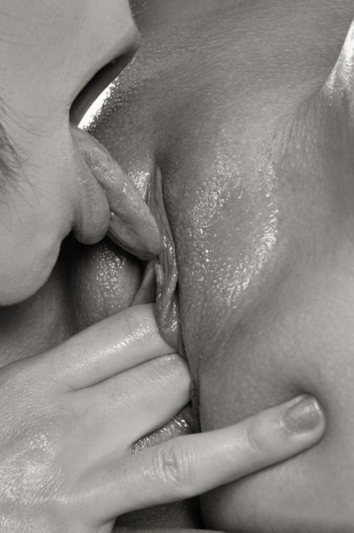 lickin and stickin that wet pussy