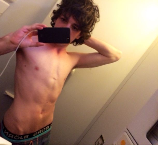 I took an airplane selfie lol wearin Swedish underwear