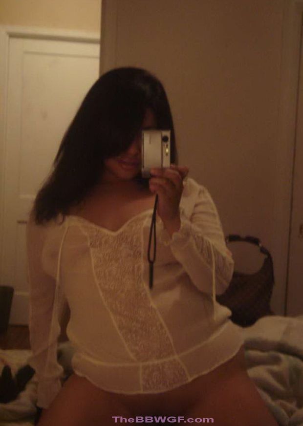 Chubby Latina showing her nice body