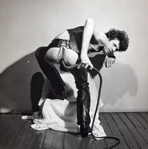 5. Show piece included with art pose