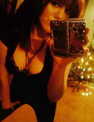 Sexy Slut Kacy cleavage selfshot