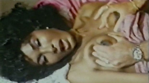 Bocca bianca, bocca nera nude scenes