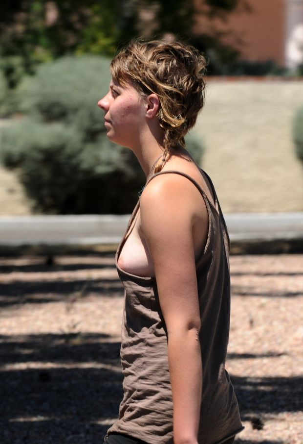 peek a boob