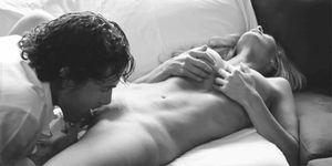 Jealous right now! I wish was licking her.