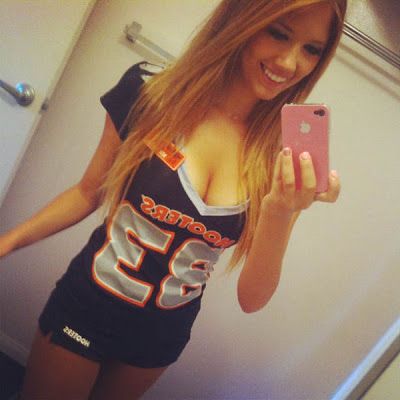 Hooters Boobies