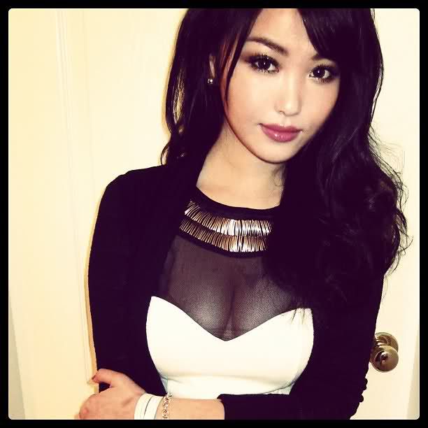 classy asian cleavage