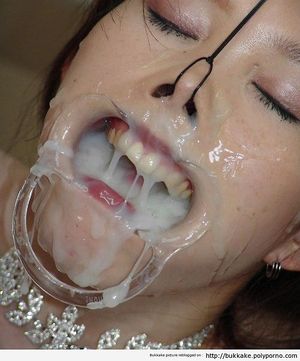 Cum bukkake