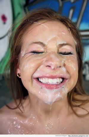 Cum bukkake