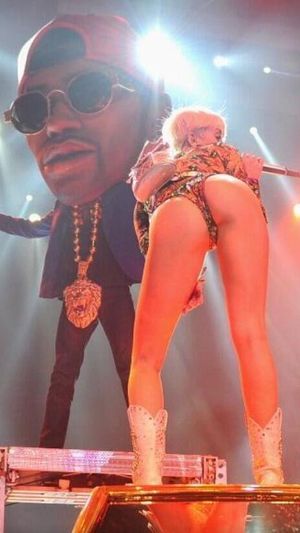 miley cyrus's ass