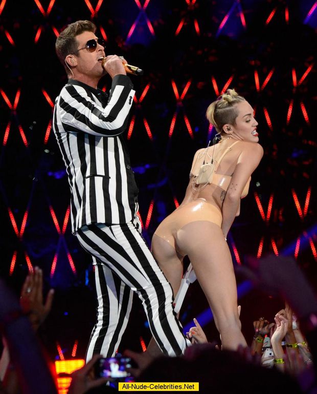 miley cyrus ass