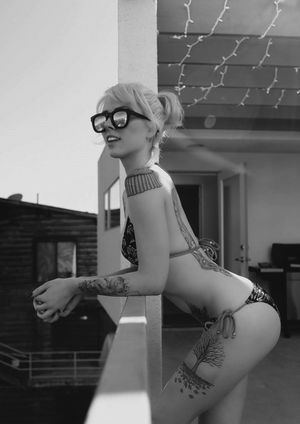 Great photograph, sexy nerd girl