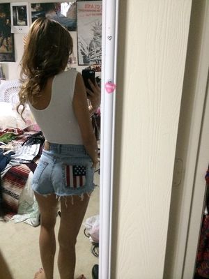 Great display of her patriotism! Great ass!