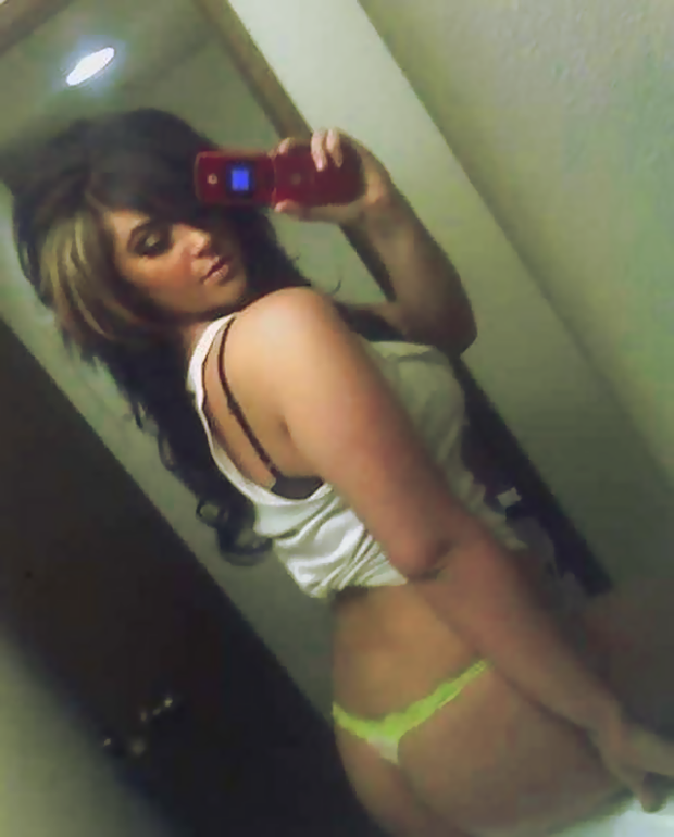 Sexy thick emo babe self shot