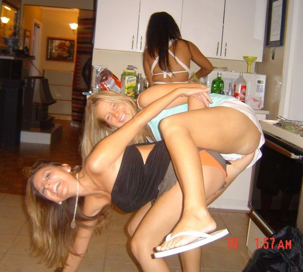 blonde and brunette upskirt