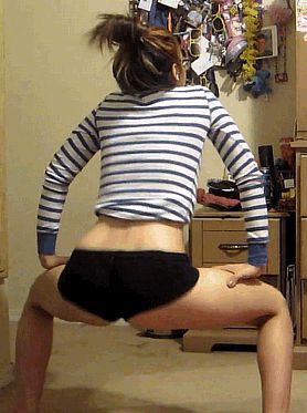 look at that ass jiggle