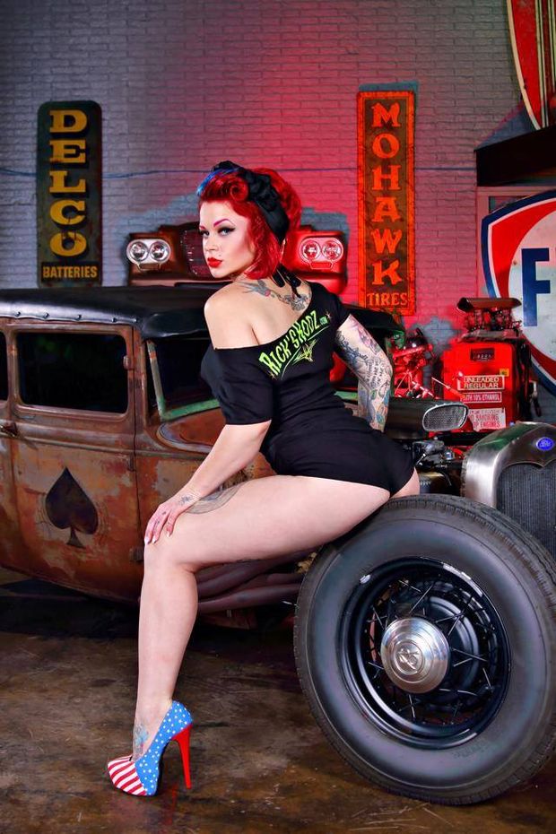 Foxxy Frau | Soliz Images Photography | Delicious Dolls Magazine - Facebook