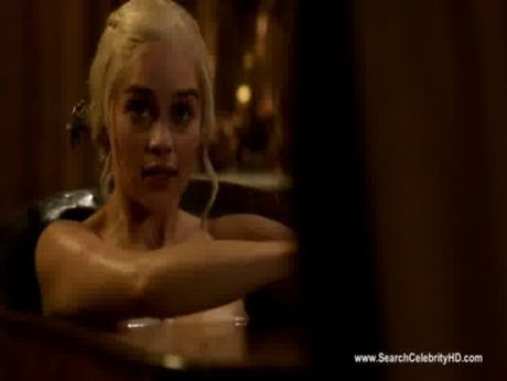 Emilia Clarke nude - Game of Thrones S03E08 (2013)