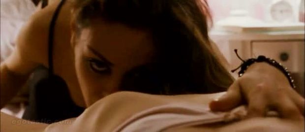 Mila Kunis eating out the black swan Natalie Portman