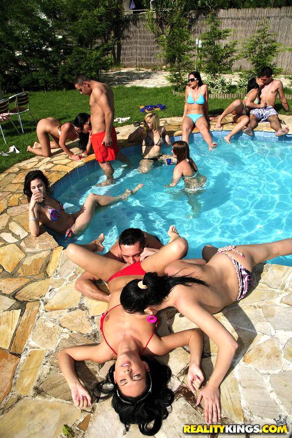 pool party!