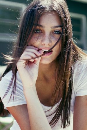 Muérdeme!Bite me!Jovencitas!