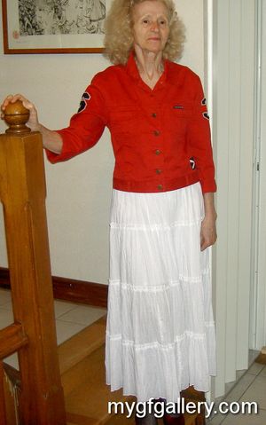 Old granny housewife Josee