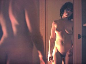 Scarlett Johansson nude showing trimmed pussy - Under the Skin