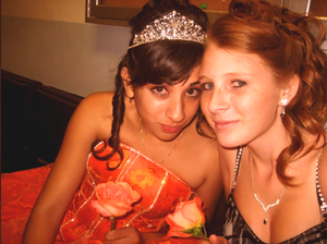 pretty redhead selfpic with sexy cleavage