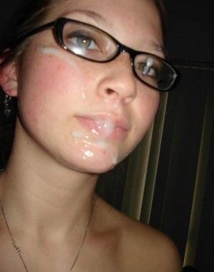 Sborrata in faccia alla fidanzata