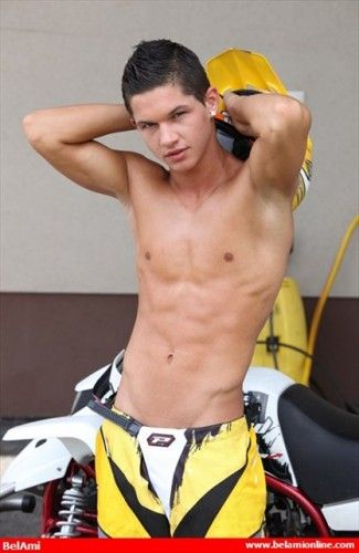 Thomas Woolf Pin-Up
