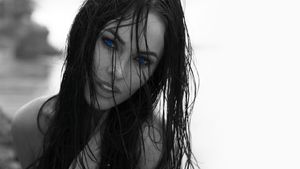 Megan Fox could hypnotize anybody