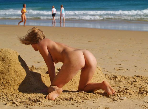 May I help you make your sandcastle?