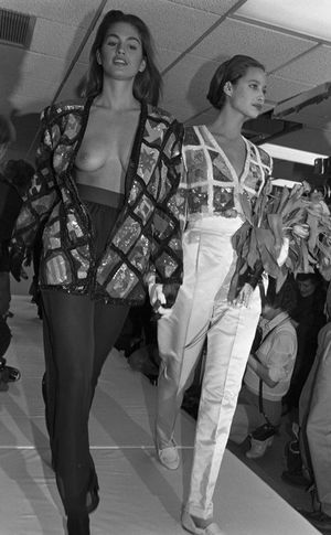 Cindy Crawford - catwalk