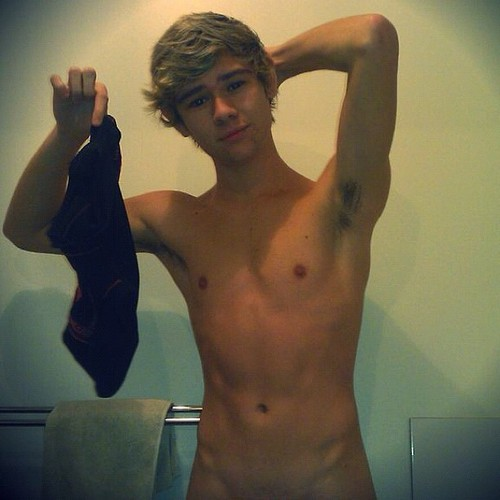 A blonde wave twink