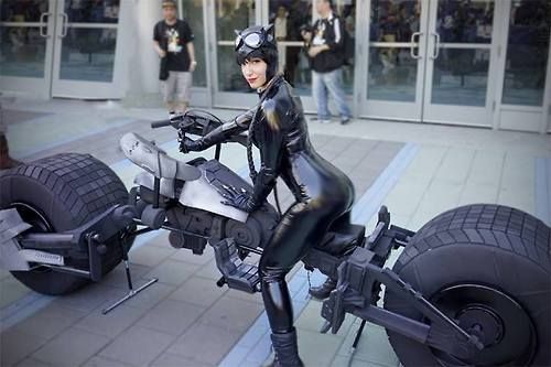 awesome catwoman booty  (via Tenleid Cosplay )