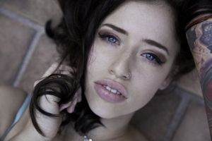 Can't decide if I shoul stop staring at her lips/eyes/lips/eyes...