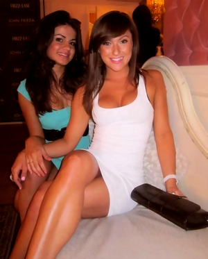 Sexy Latina's self pic