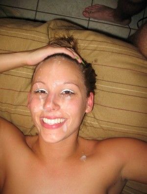 Un altra sborrata in faccia a chicca