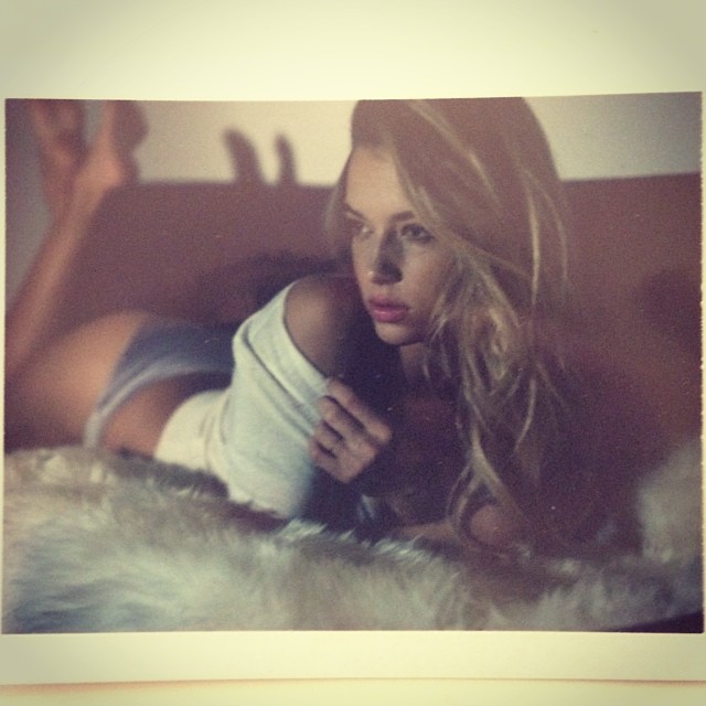 hferguson1313 Hannah Ferguson #Polaroid #photoshoot with @ernestoge beautiful #hair and #makeup by @cheyenne319 #liketheolddays #polaroids #polaroidcameras #unique #lovethosethings