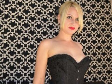 Blonde Domina for submissive guys