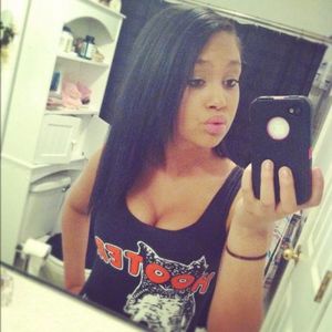 hot-Hooters-girls-17