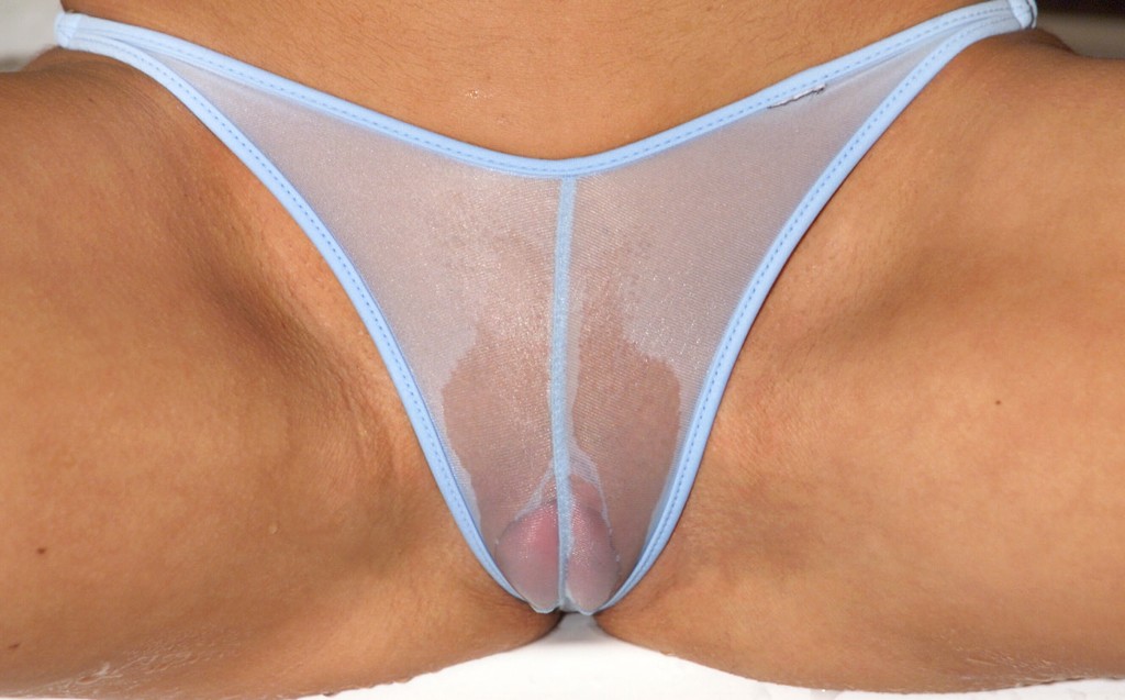Wet cameltoe