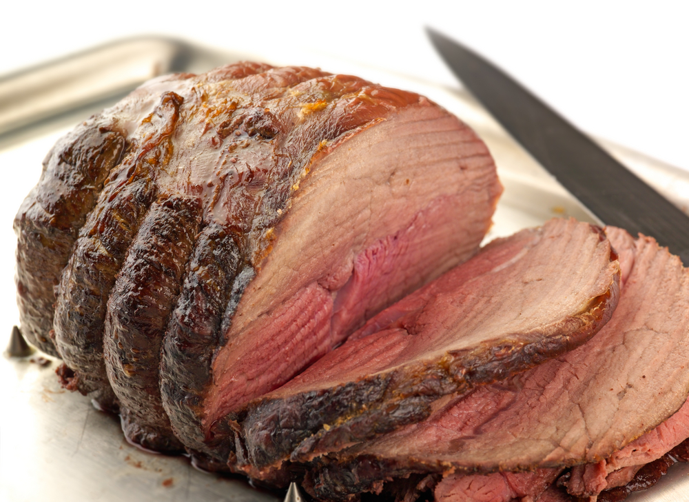 Medium beef curtains are a bit pink in the centre, gradually becoming brown toward the edge of the slices.