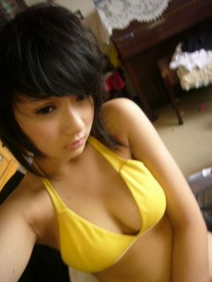 Rate Sexy Asian Girl Taking Self Shot Chat To Me HereContinue reading...