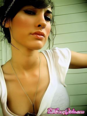 Rate Sexy Amateur Girl With Nose Ring