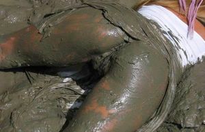 Looks cleaner in mud :)