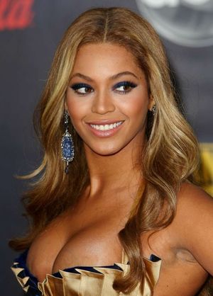 Beyonce's sweet pale boobflesh