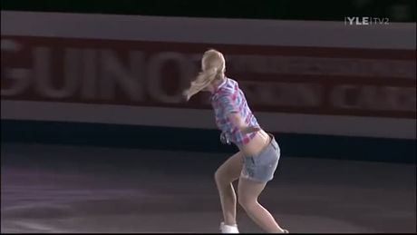 Ice skating in daisy dukes, so hot! (Kiira Korpi)